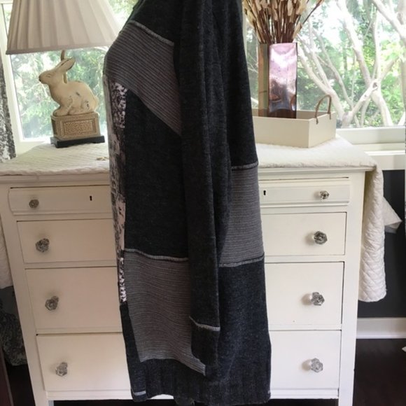 Gray Patchwork Floral Sweater Dress - Picture 4 of 7